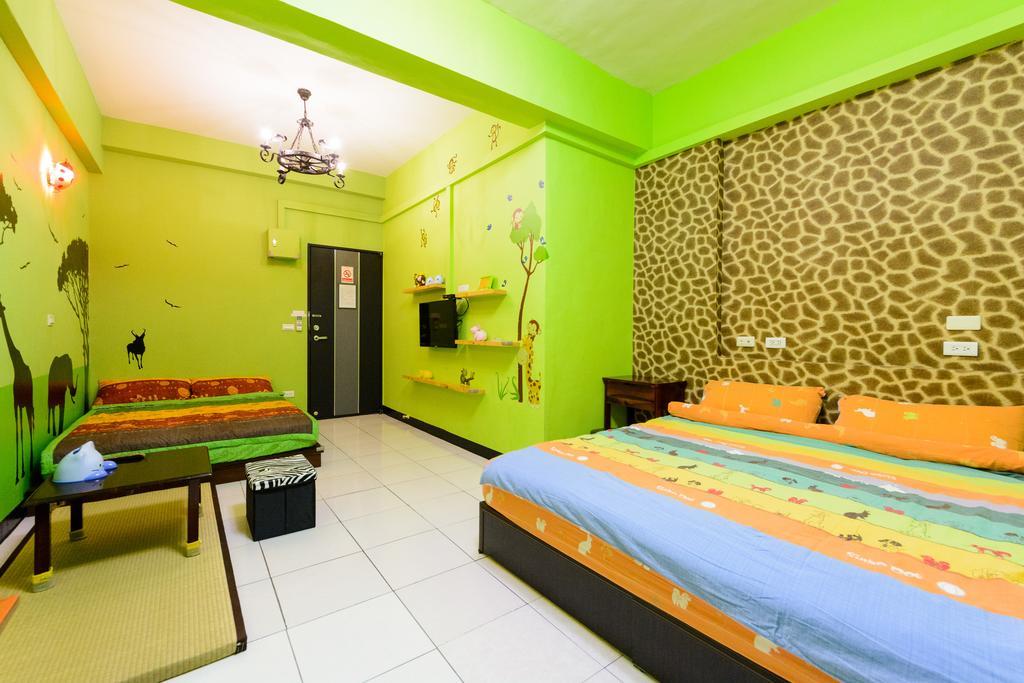 Play House Hotell Tainan Exteriör bild