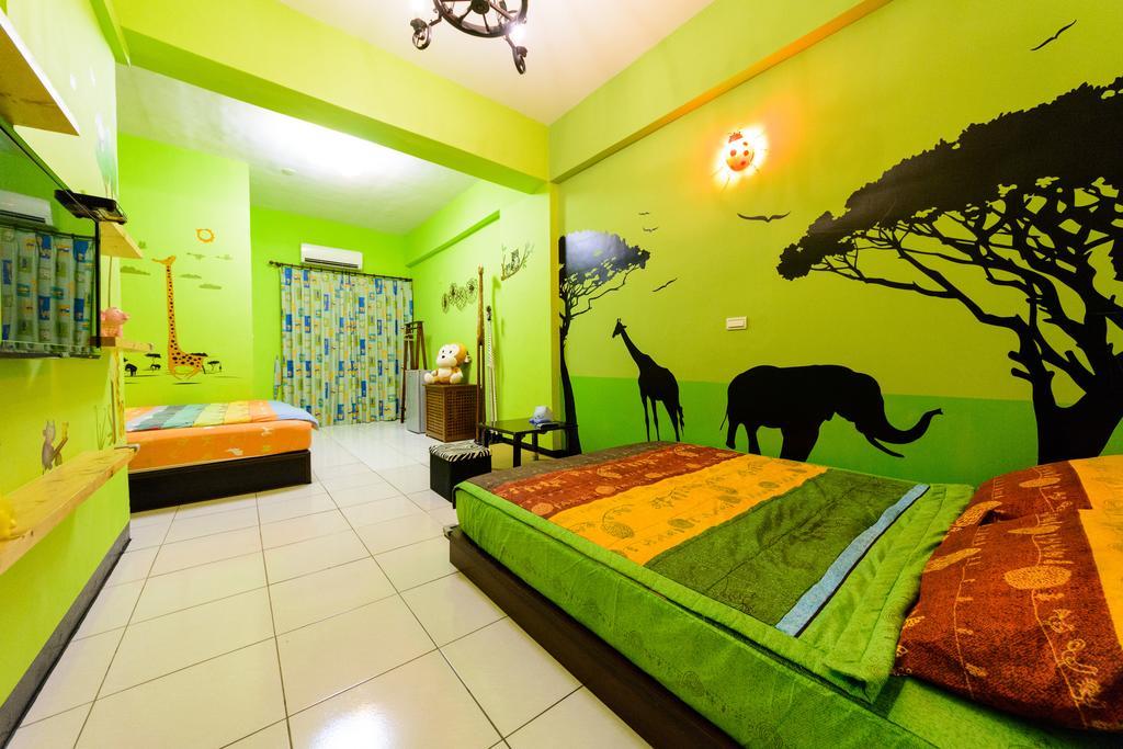 Play House Hotell Tainan Exteriör bild