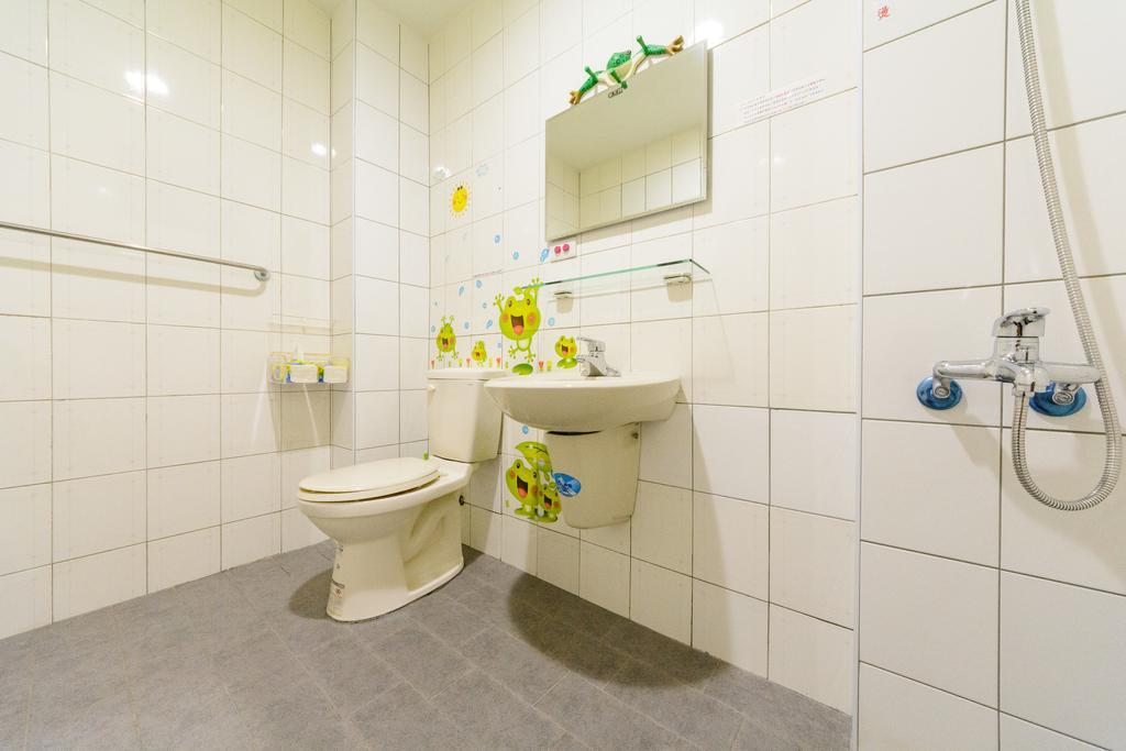 Play House Hotell Tainan Exteriör bild