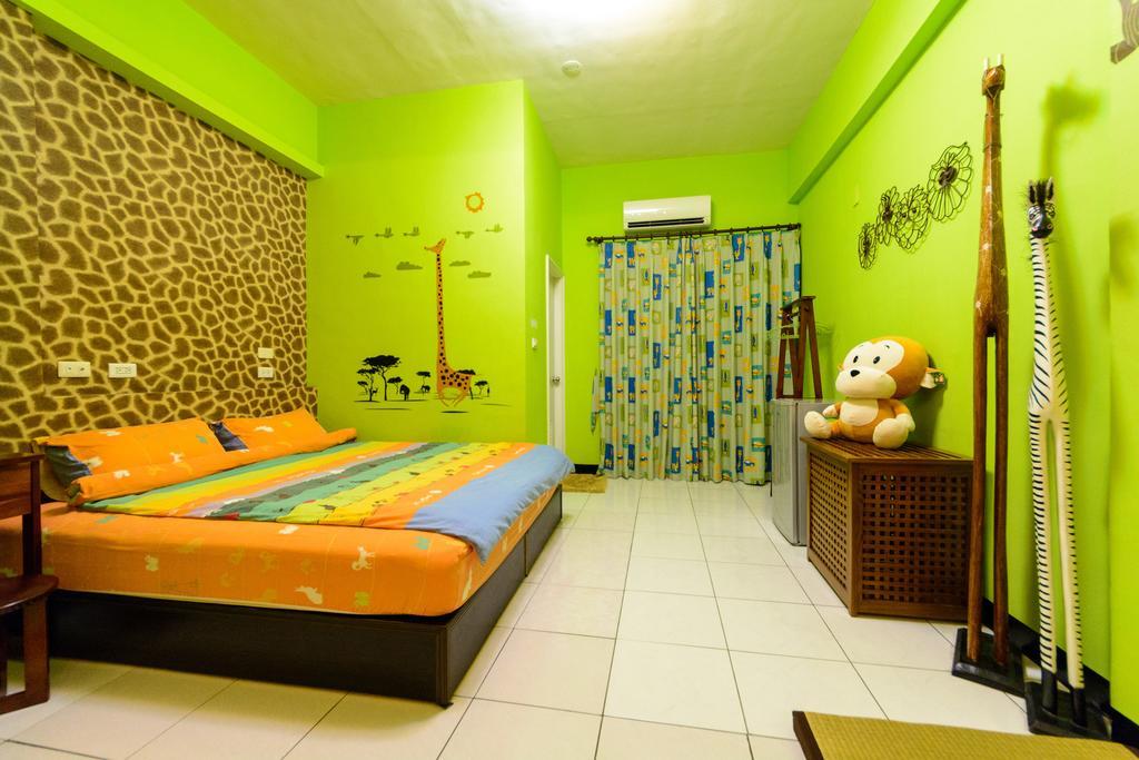 Play House Hotell Tainan Exteriör bild