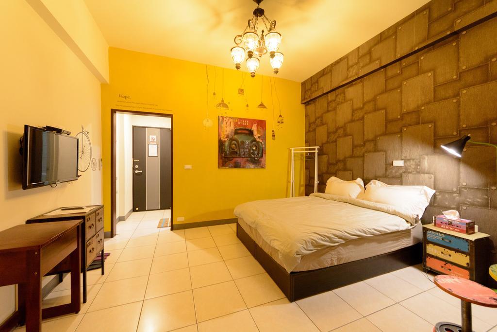 Play House Hotell Tainan Exteriör bild